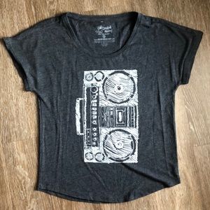 T-shirt radio design